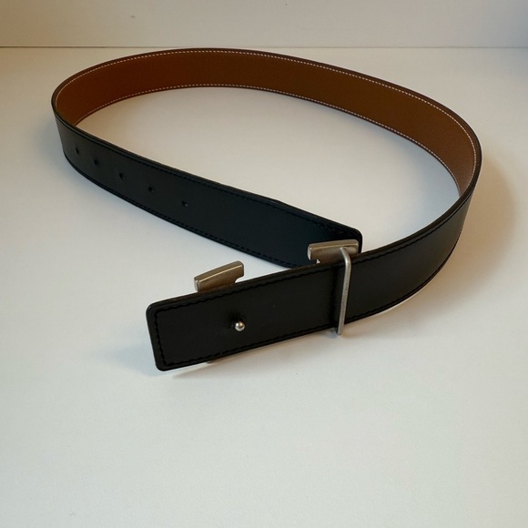 Hermes Women’s Reversible belt. Size 80. Excellent Condition.